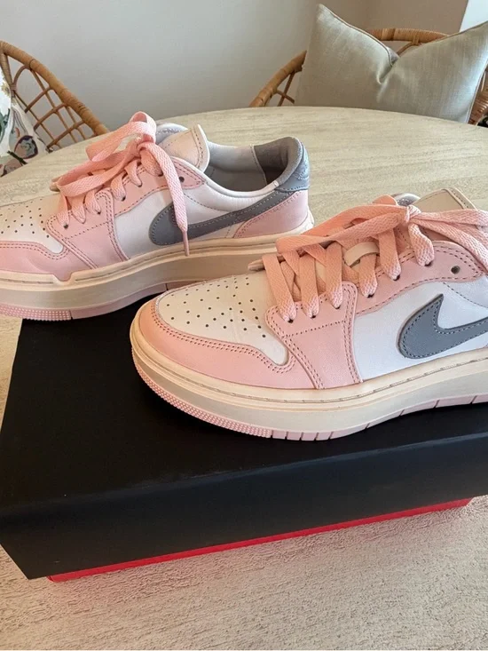 AIR JORDAN 1 ELEVATE LOW  SIZE 8 
EUC Always kept in ORIGINAL BOX - Picture 3 of 11